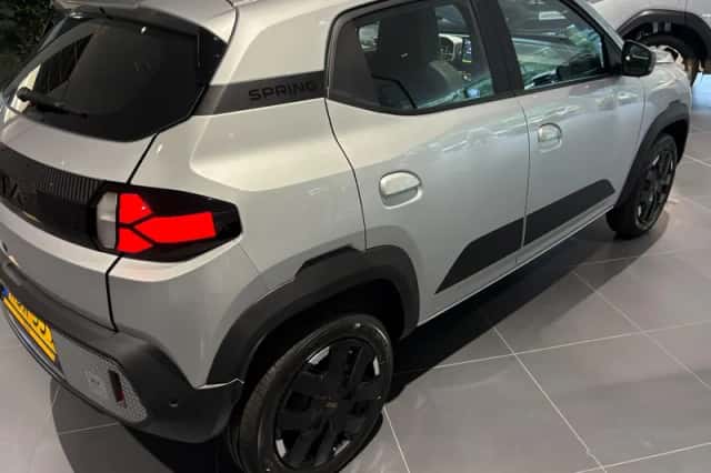 Dacia Spring (2026) thumbnail 2