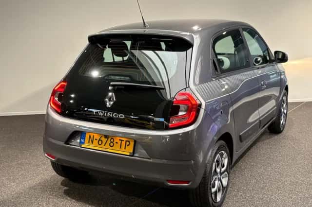 Renault Twingo (2022) thumbnail 2