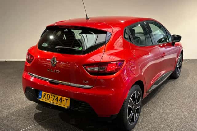 Renault Clio (2016) thumbnail 2