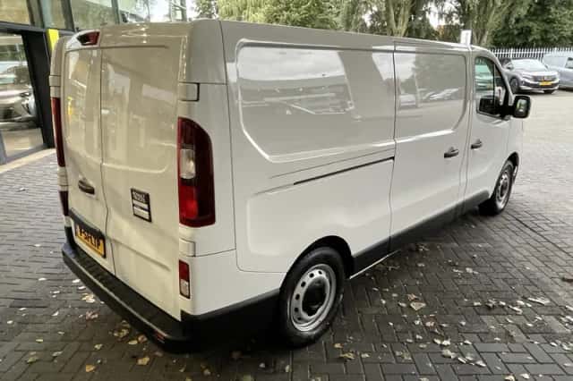 Renault Trafic (2025) thumbnail 2
