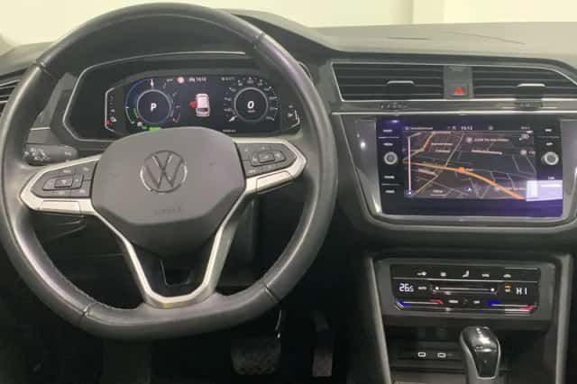 Volkswagen Tiguan (2023) thumbnail 3