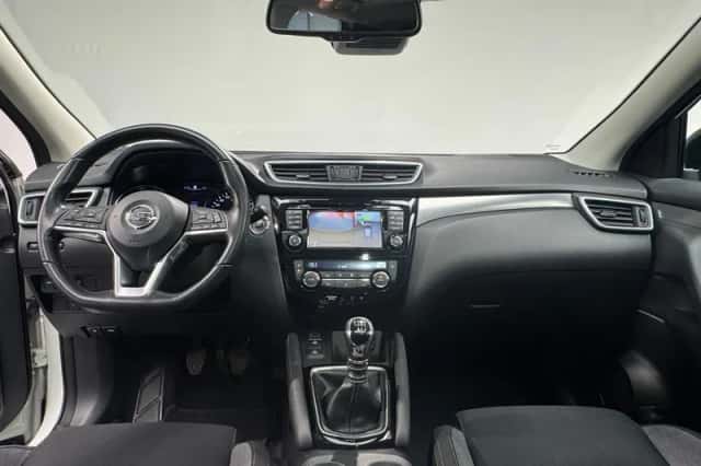 Nissan Qashqai (2018) thumbnail 3