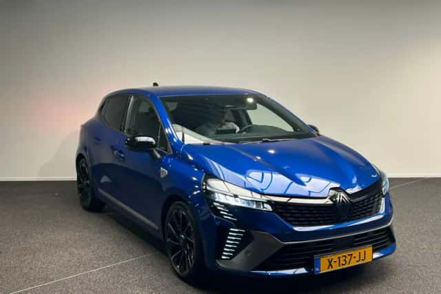 Renault Clio (2023) thumbnail 3