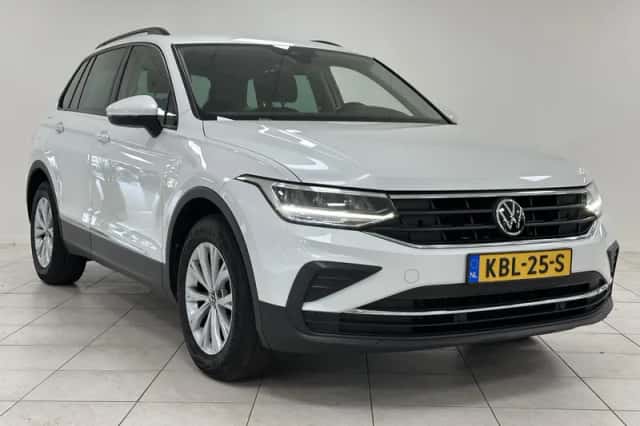 Volkswagen Tiguan (2021) thumbnail 5