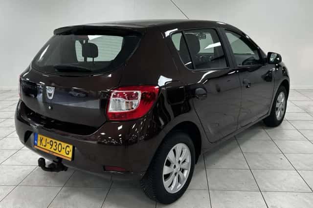 Dacia Sandero (2016) thumbnail 2