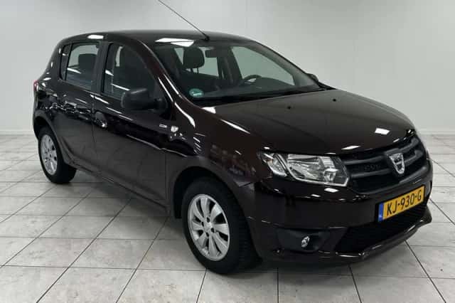Dacia Sandero (2016) thumbnail 5