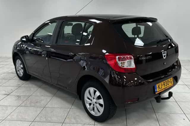 Dacia Sandero (2016) thumbnail 6