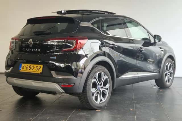 Renault Captur (2021) thumbnail 2
