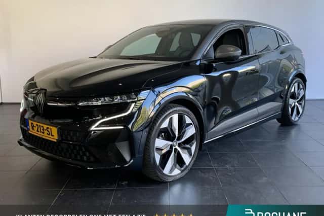 Renault Mégane E-Tech (2022) thumbnail 1