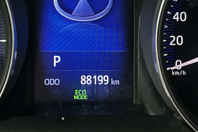 Toyota C-HR (2019) thumbnail 4