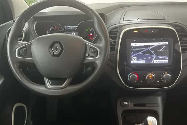 Renault Captur (2018) thumbnail 3