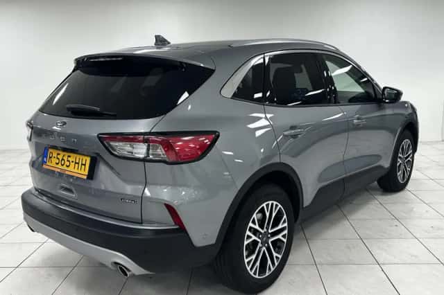 Ford Kuga (2022) thumbnail 2