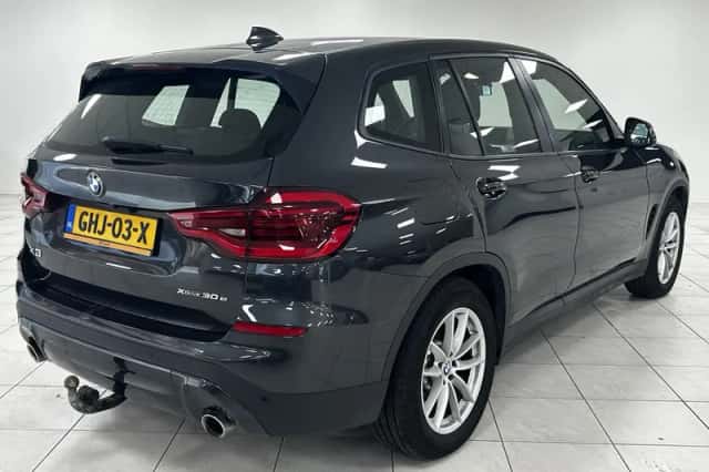 BMW X3 (2021) thumbnail 2