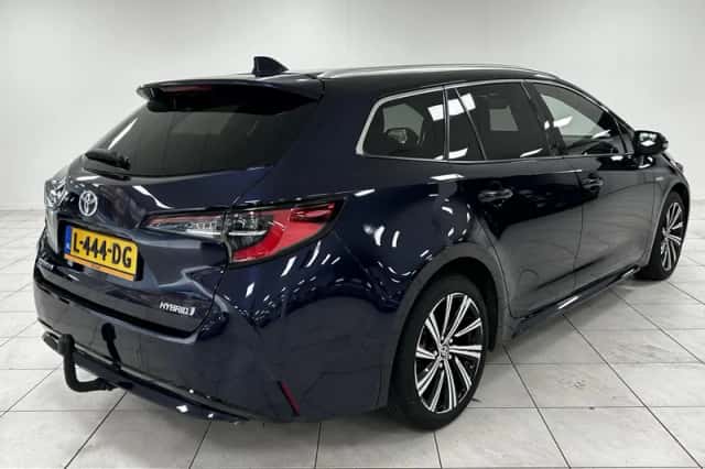 Toyota Corolla (2021) thumbnail 2