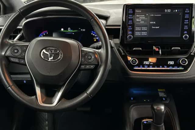 Toyota Corolla (2021) thumbnail 3