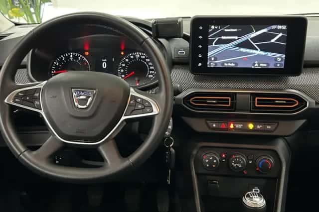 Dacia Sandero (2022) thumbnail 3