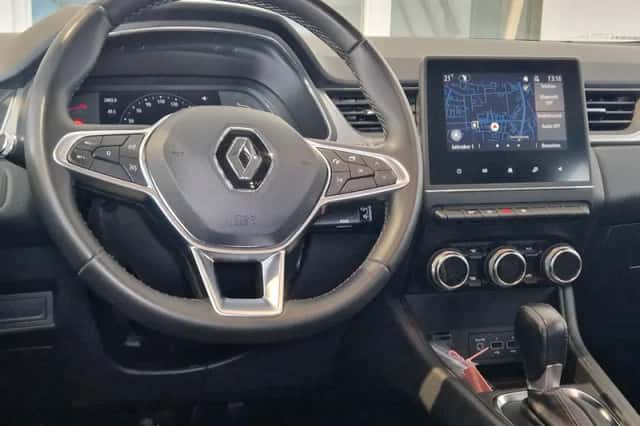 Renault Captur (2021) thumbnail 3