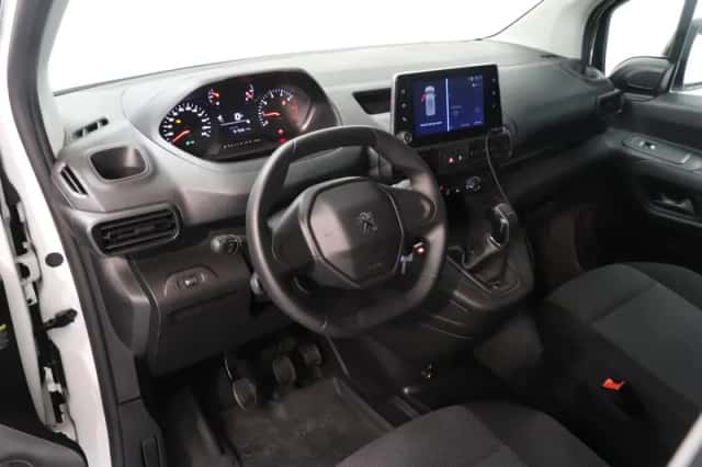 Peugeot Partner (2020) thumbnail 3