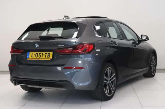 BMW 1-Serie (2021) thumbnail 2