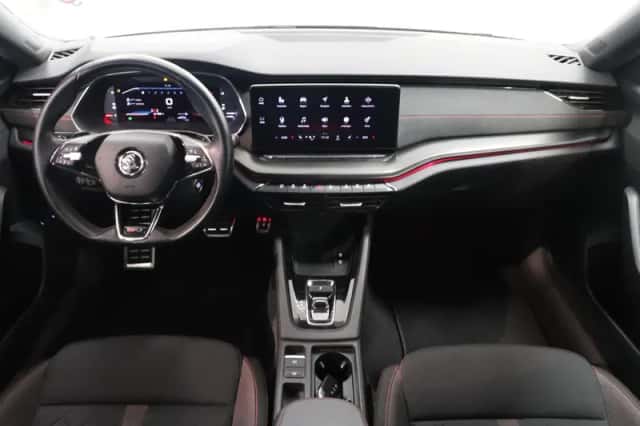 Škoda Octavia (2024) thumbnail 3