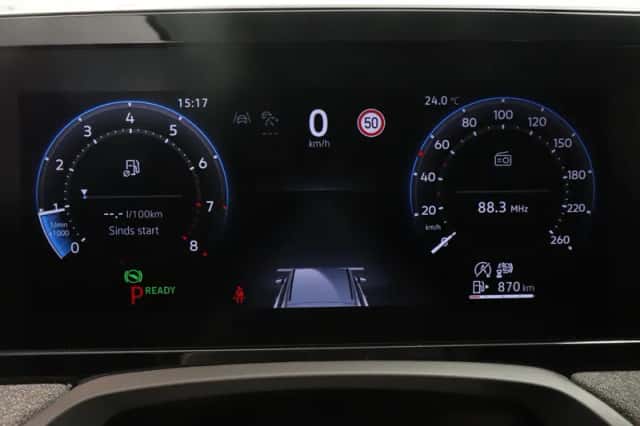 Volkswagen Passat (2024) thumbnail 4