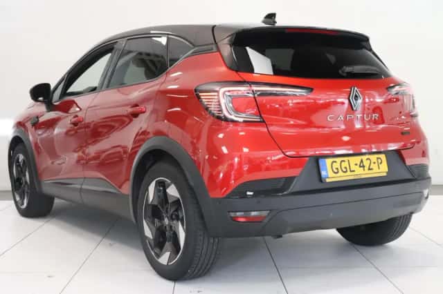 Renault Captur (2024) thumbnail 6