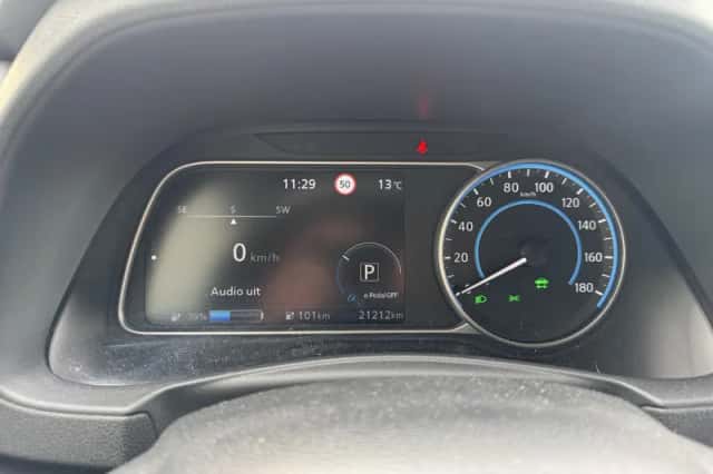 Nissan Leaf (2024) thumbnail 4