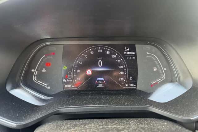 Renault Clio (2019) thumbnail 4