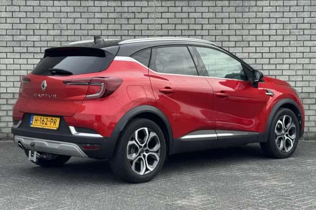 Renault Captur (2020) thumbnail 2