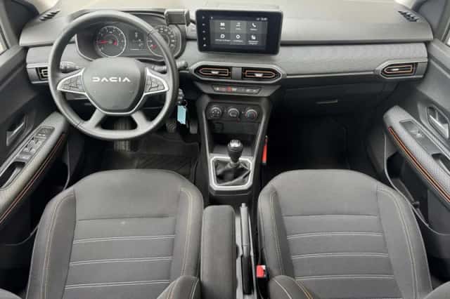 Dacia Sandero (2023) thumbnail 3