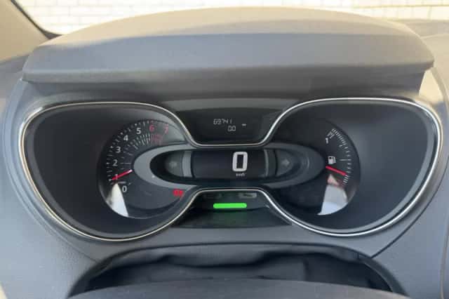 Renault Captur (2017) thumbnail 4