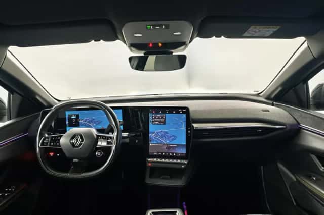 Renault Mégane E-Tech (2023) thumbnail 3