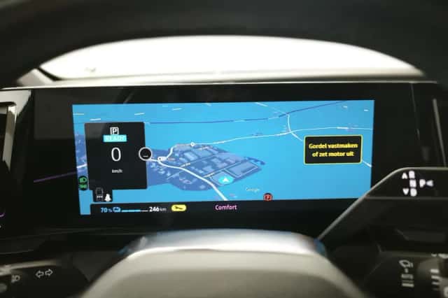 Renault Mégane E-Tech (2023) thumbnail 4