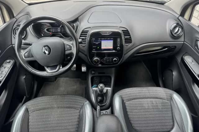 Renault Captur (2016) thumbnail 3