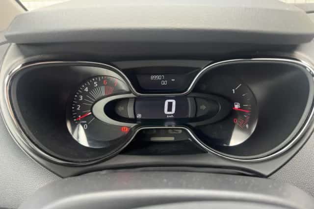 Renault Captur (2016) thumbnail 4