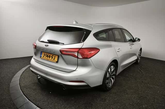Ford Focus (2019) thumbnail 2