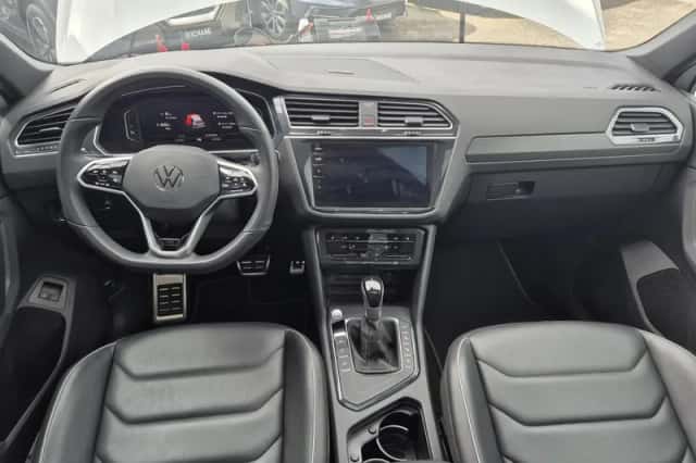 Volkswagen Tiguan (2023) thumbnail 3