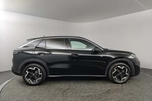 Volkswagen T-Roc (2025) thumbnail 3