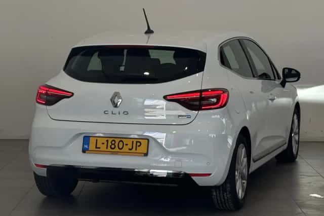 Renault Clio (2021) thumbnail 2