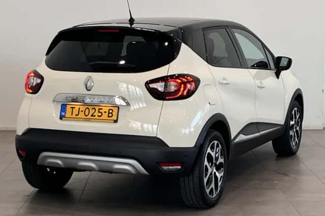 Renault Captur (2018) thumbnail 2