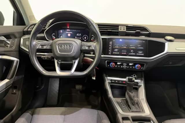Audi Q3 (2021) thumbnail 3