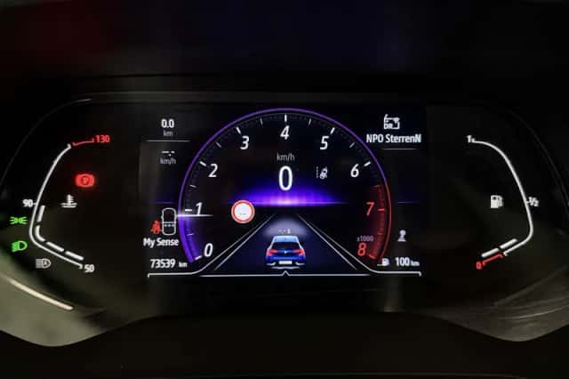 Renault Captur (2020) thumbnail 4