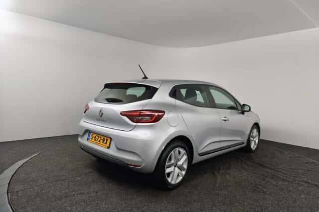 Renault Clio (2023) thumbnail 2