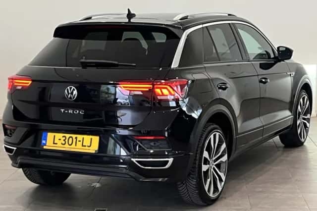 Volkswagen T-Roc (2021) thumbnail 2