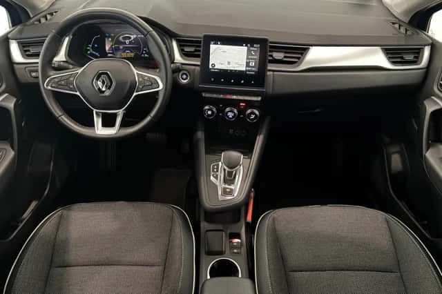 Renault Captur (2023) thumbnail 3