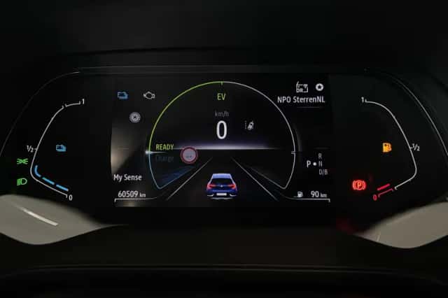 Renault Captur (2023) thumbnail 4