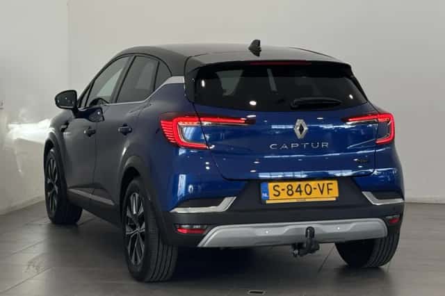 Renault Captur (2023) thumbnail 6