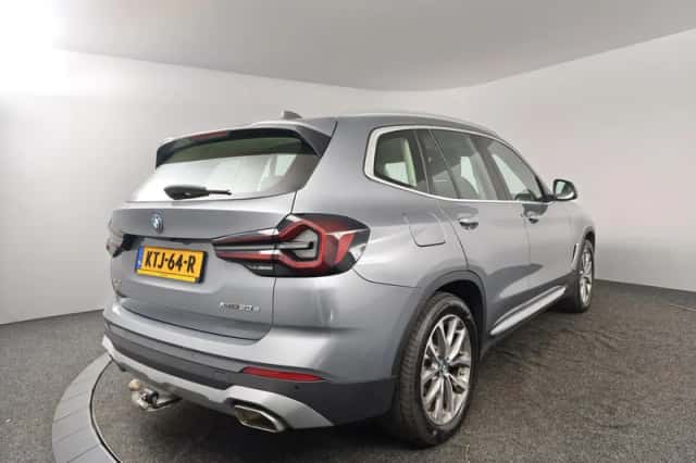 BMW X3 (2023) thumbnail 2