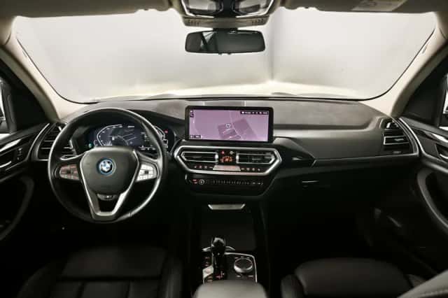 BMW X3 (2023) thumbnail 3