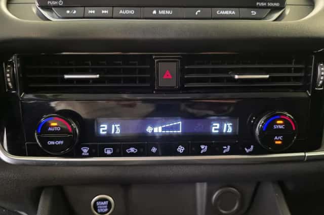 Nissan Qashqai (2022) thumbnail 4
